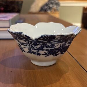 Elegant Blue and White Floral Bowl